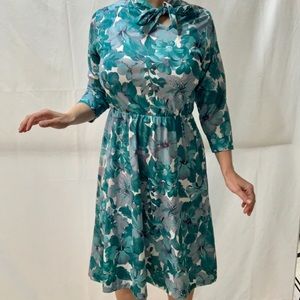 70s Vintage floral midi dress size medium